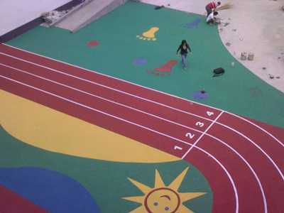 河北石家莊某幼兒園EPDM塑膠跑道施工中